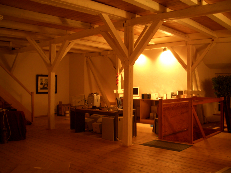 Bezug der Firmenräume - Der Apple hält Einzug